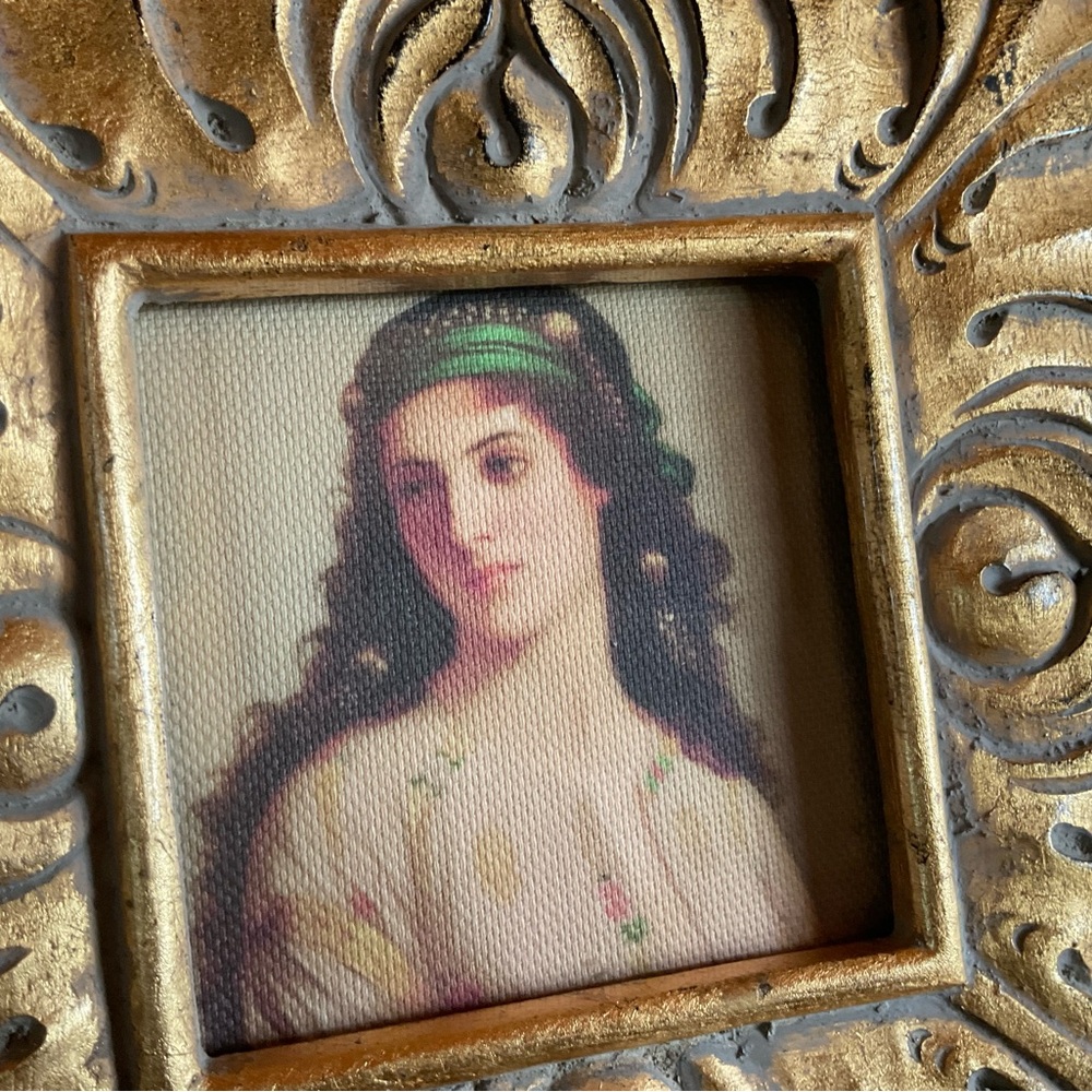 Detailed Frame with lovely Portrait Print